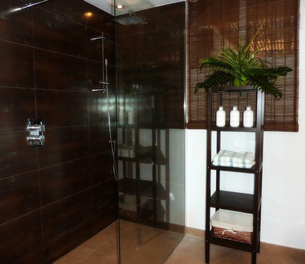 Breeze Boutique Guest Rooms, Bed and breakfast 4*